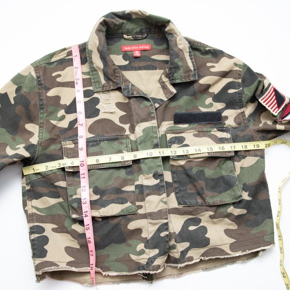 Saks Fifth Avenue Camo Jean Jacket Cropped Patches Green Brown Black Size Medium - Picture 5 of 5